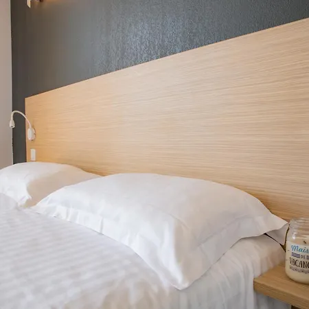 Zenitude Hôtel-residences La Tour De Mare 3*